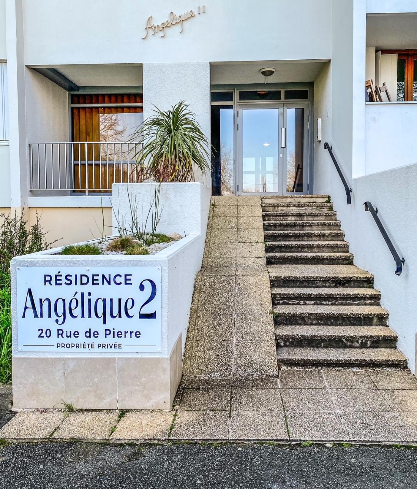 T3 Moderne Avec Balcon Terrasse Et Parking Gratuit Leilighet Niort Eksteriør bilde