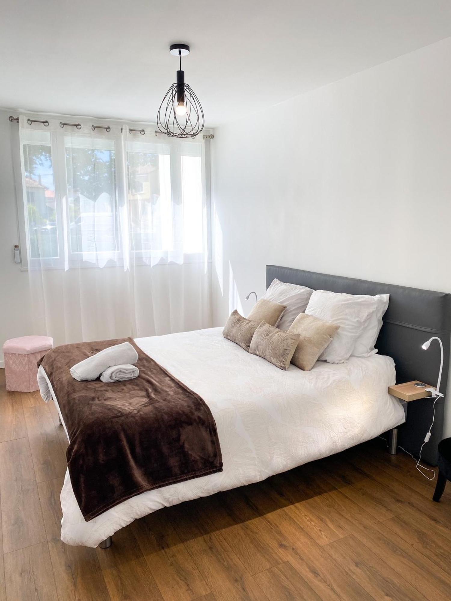 T3 Moderne Avec Balcon Terrasse Et Parking Gratuit Leilighet Niort Eksteriør bilde